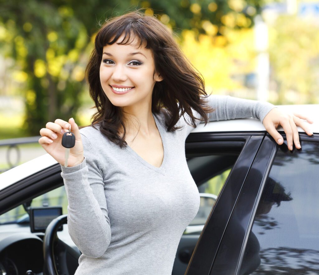 driver saving money- auto refinancing company